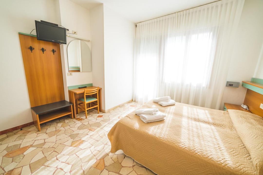 Hotel Grand Prix Sottomarina Exteriör bild