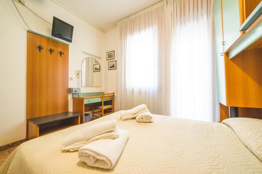 Hotel Grand Prix Sottomarina Exteriör bild