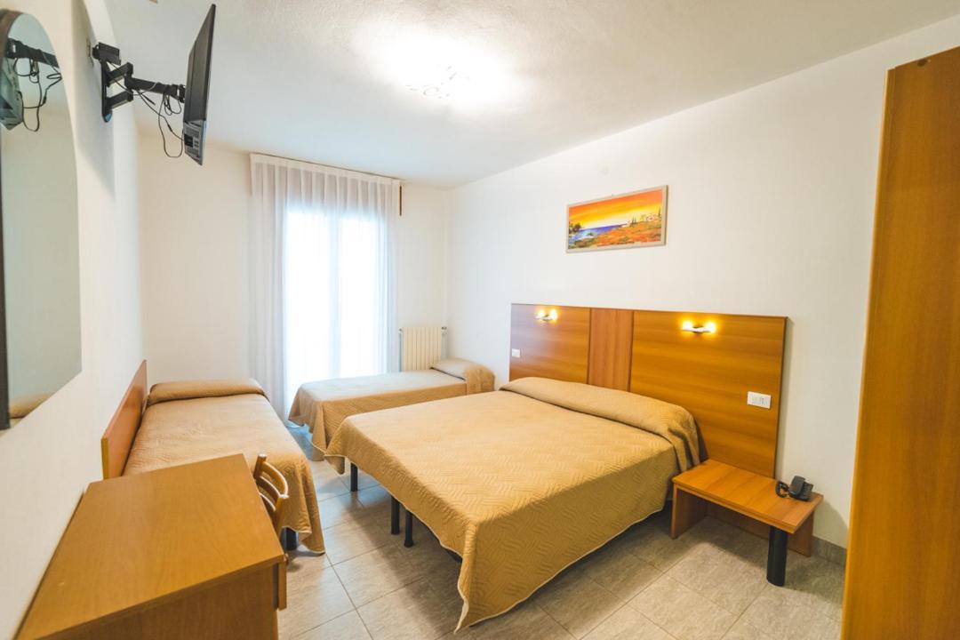Hotel Grand Prix Sottomarina Exteriör bild