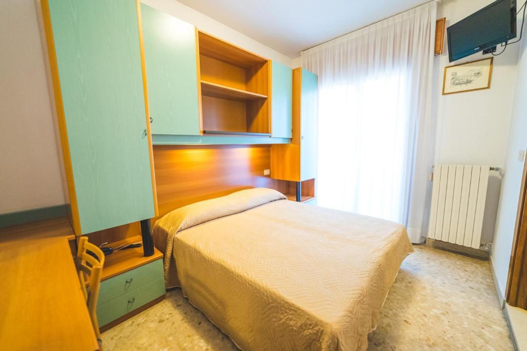 Hotel Grand Prix Sottomarina Exteriör bild