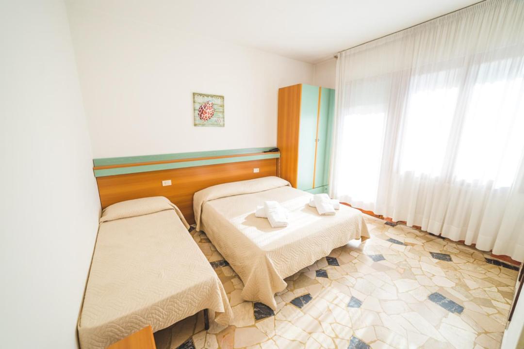 Hotel Grand Prix Sottomarina Exteriör bild